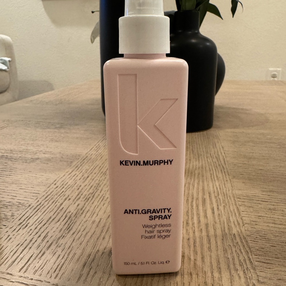 KEVIN.MURPHY Anti-Gravity Spray in Soft Pink